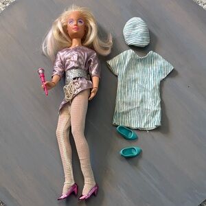 JEM and the holograms doll with accessories